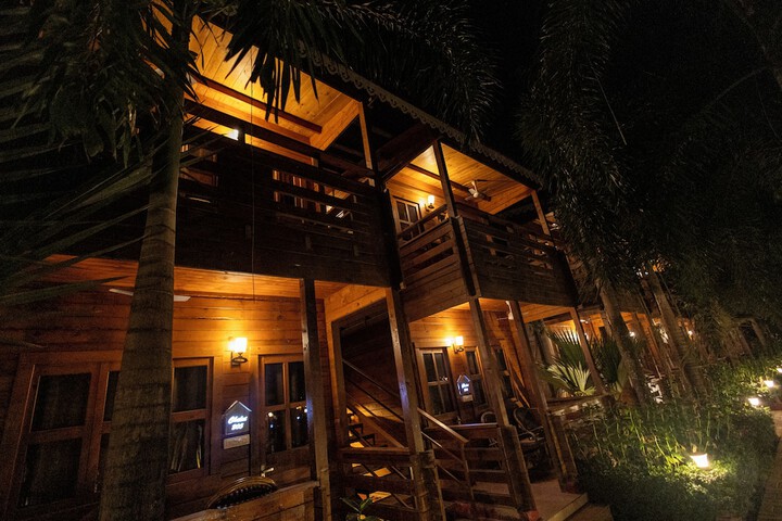 Hotel 114 of 117
