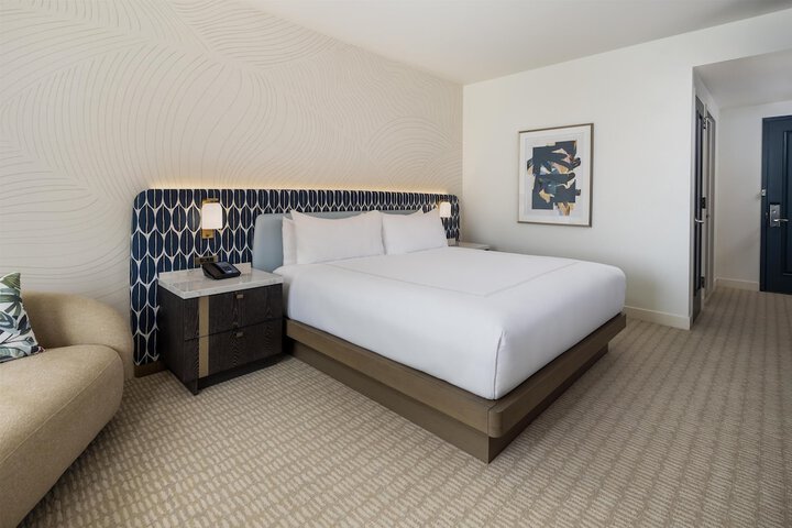 Room 25 of 147