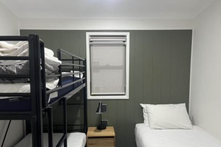 Room 18 of 102