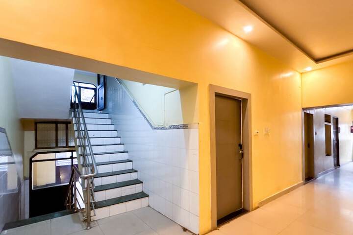 Hotel 3 of 80