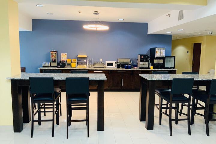 Breakfast area