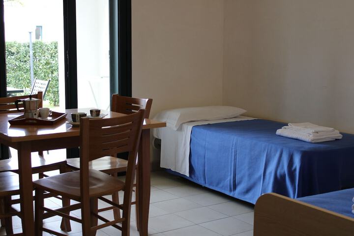 Room 27 of 84