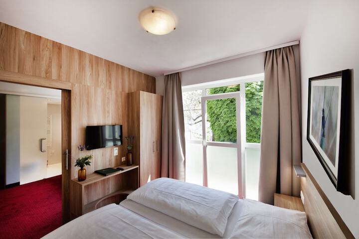 Room 12 of 60