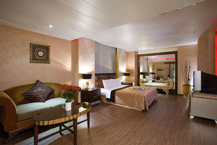 Room 34 of 54