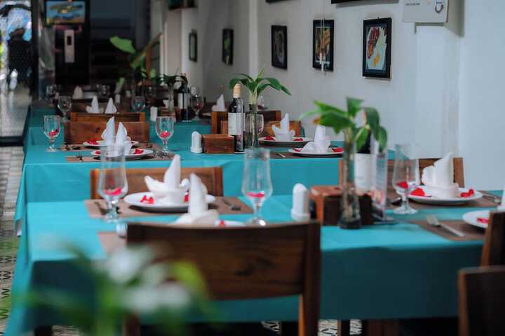 Dining 38 of 54