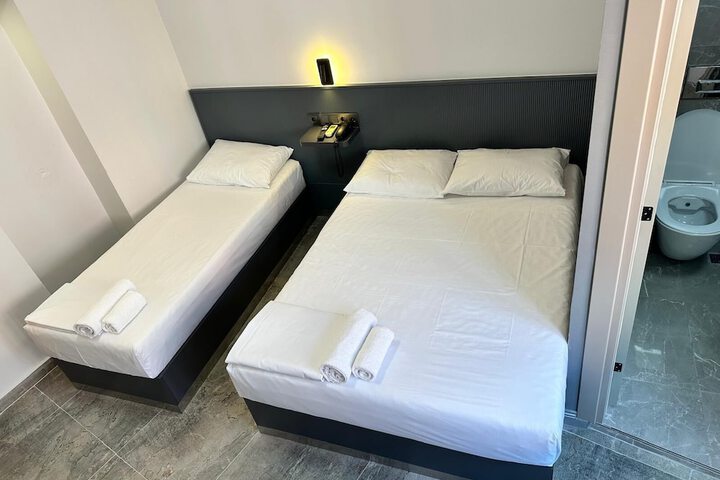 Room 14 of 48