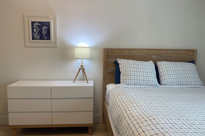Room 8 of 155