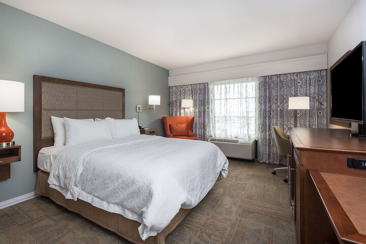 1 Queen Bed with Walk in Shower (7 of 8)