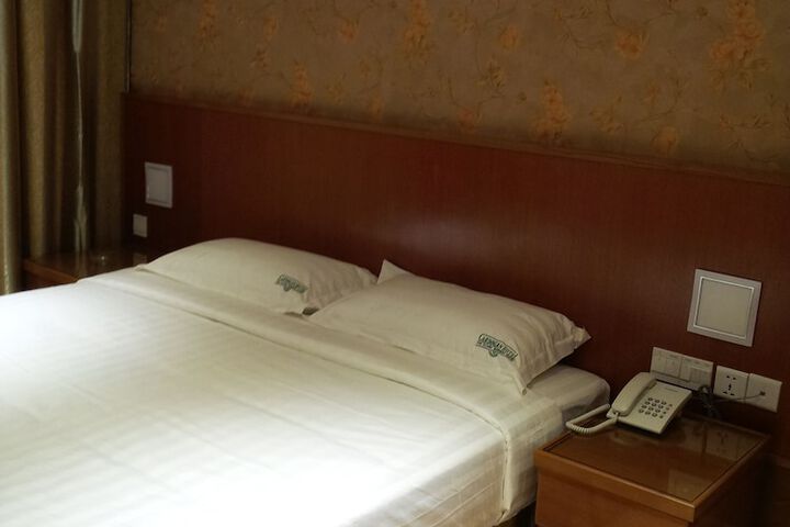 Room 7 of 35