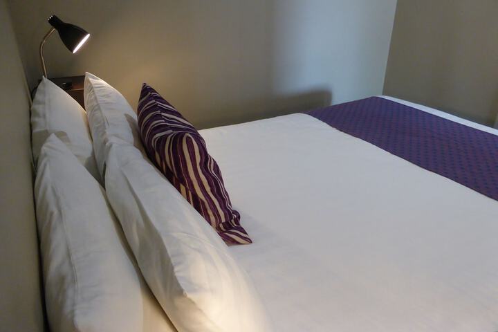 Room 4 of 33