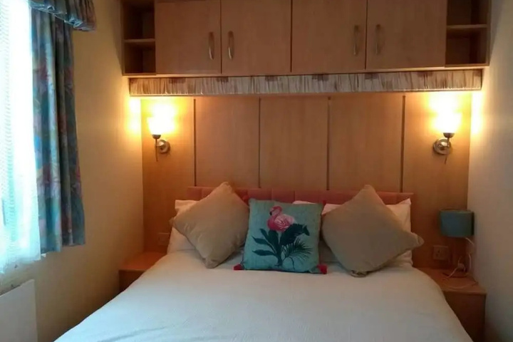 Room 2 of 15