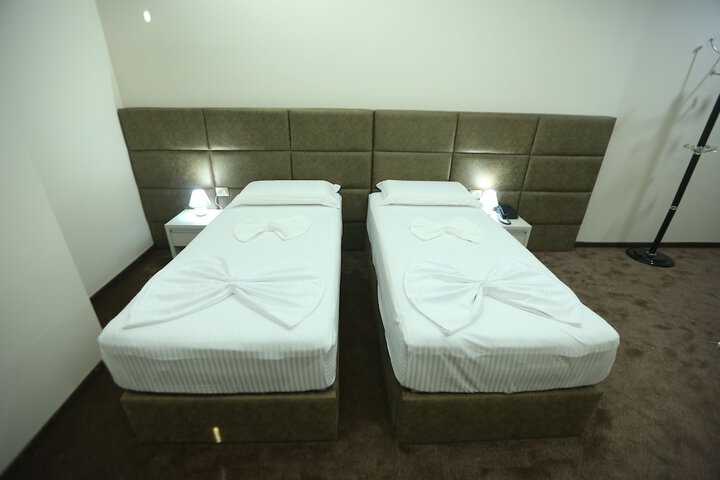 Room 16 of 18