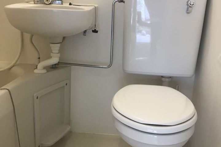 Room 10 of 12