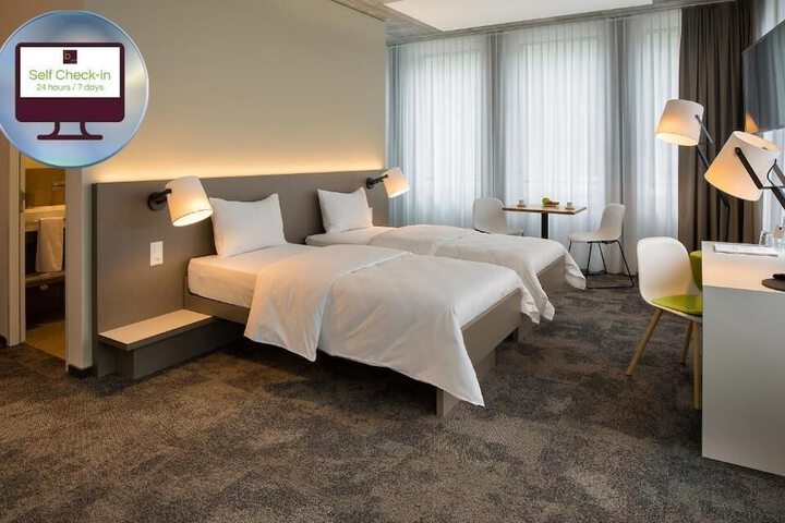 Room 14 of 32