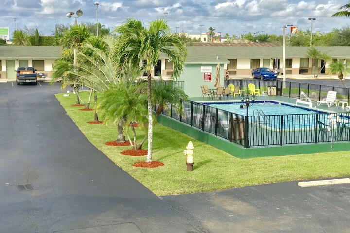 Pool 22 of 26