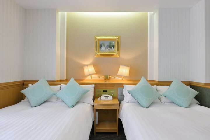 Room 9 of 92
