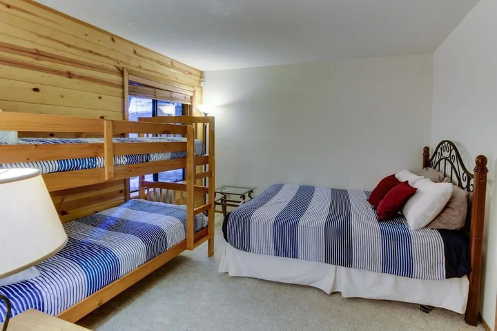 Room 4 of 13