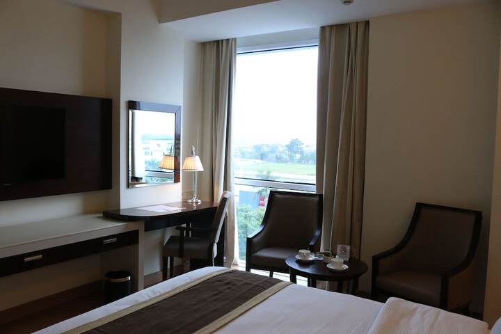 Room 6 of 72