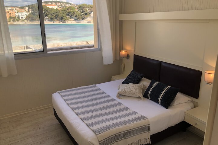 Room 5 of 32