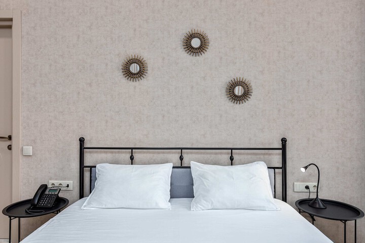 Room 28 of 68