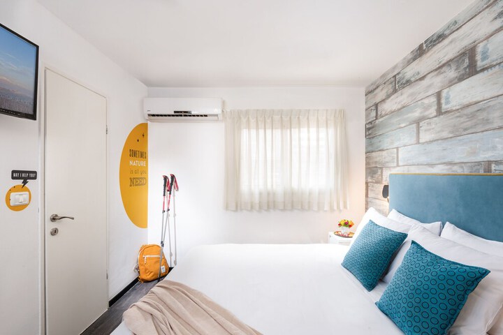 Room 15 of 37