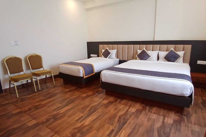 Room 13 of 27