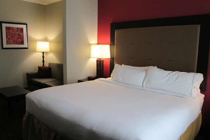 Standard 2 Queen Beds Accessible (6 of 19)