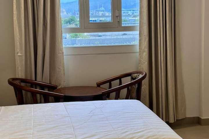 Room 12 of 16