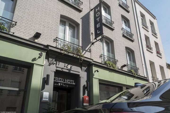 Hotel 72 of 75