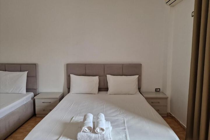 Room 34 of 115