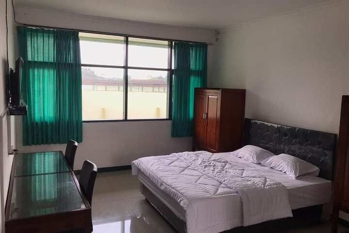 Room 5 of 14