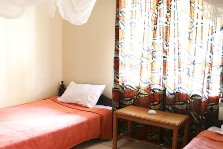 Room 8 of 9