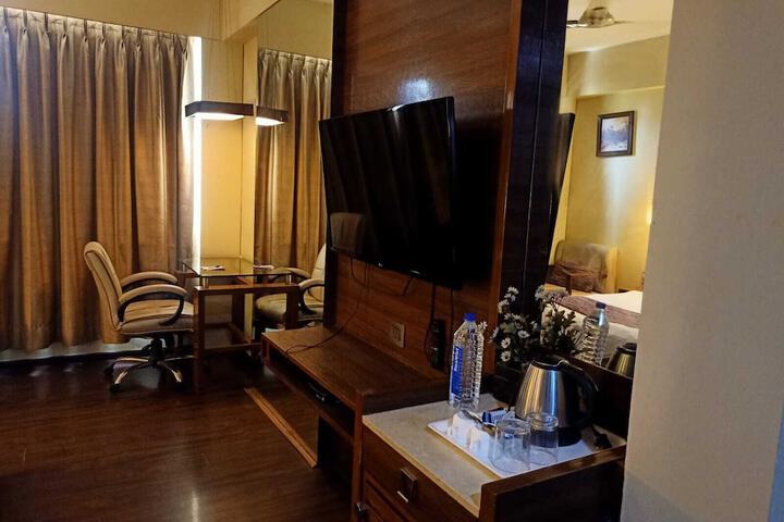 Room 21 of 36