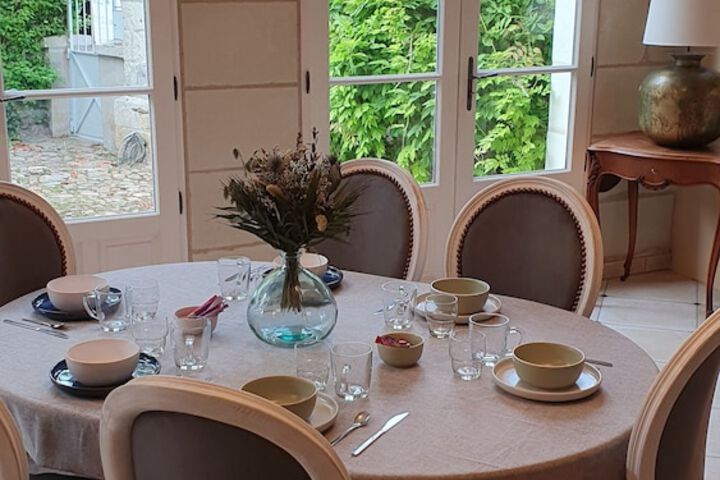 Dining 16 of 26