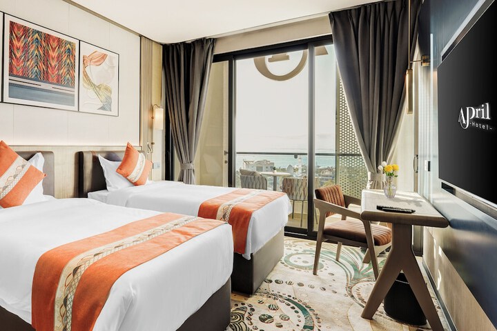 Room 10 of 44