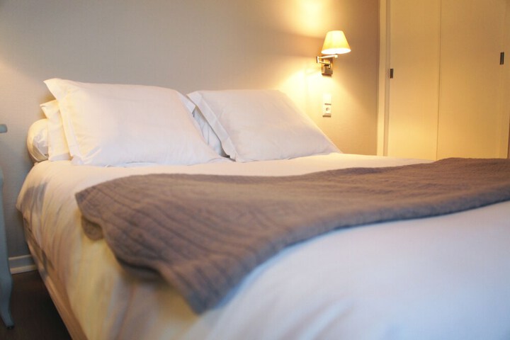 Room 3 of 37