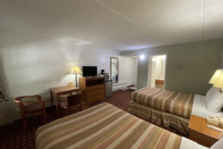 Room 151 of 228
