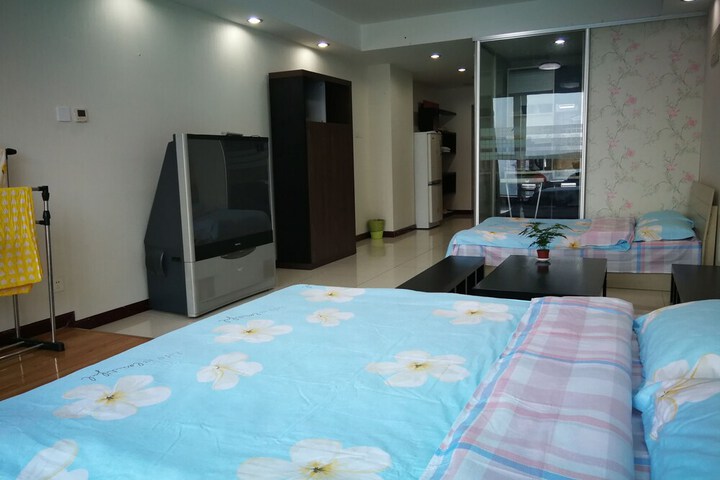 Room 9 of 15