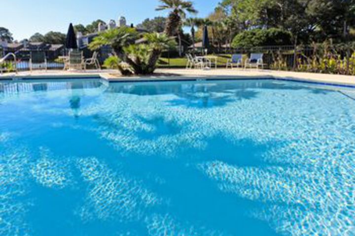 Summer Place 652 Ground Floor Studio Steps to Beach Pool Sleeps 4 by R