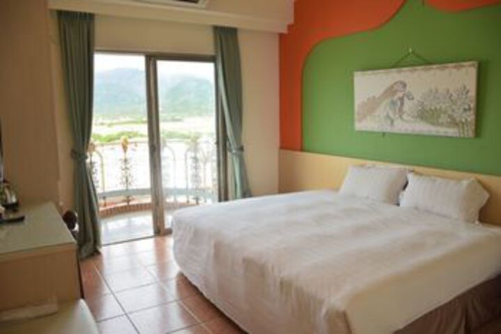 Room 18 of 37