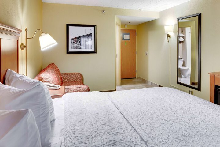 2 Double Beds (8 of 8)