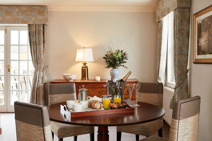 Room 32 of 83