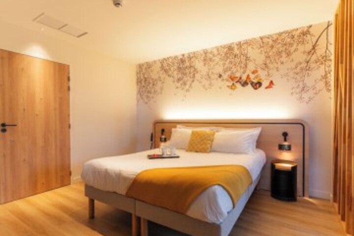 Room 15 of 98