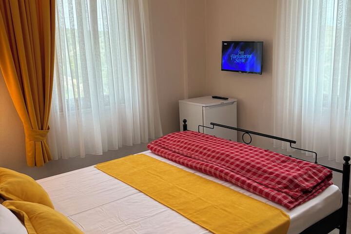 Room 15 of 108