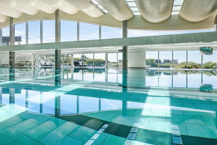 Pool Hotel
