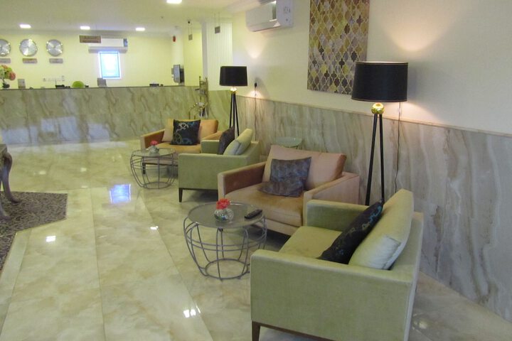 Entrance & Lobby