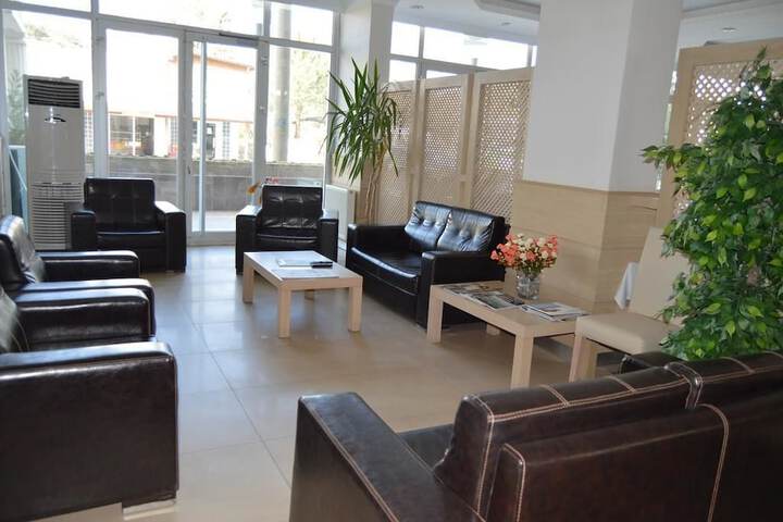 Entrance & Lobby