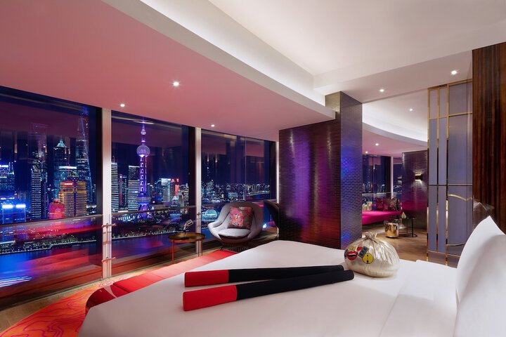 Room 15 of 102
