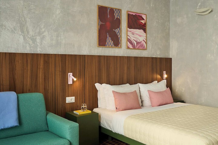 Room 26 of 47