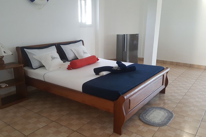 Room 8 of 28